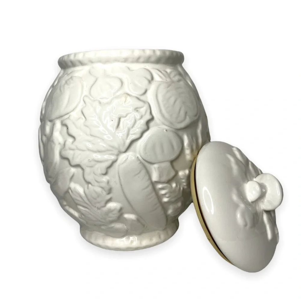 Porta white embossed